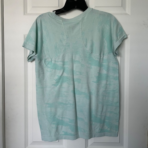 Athleta Momentum Camo Tee Fiji Mint - Picture 6 of 6